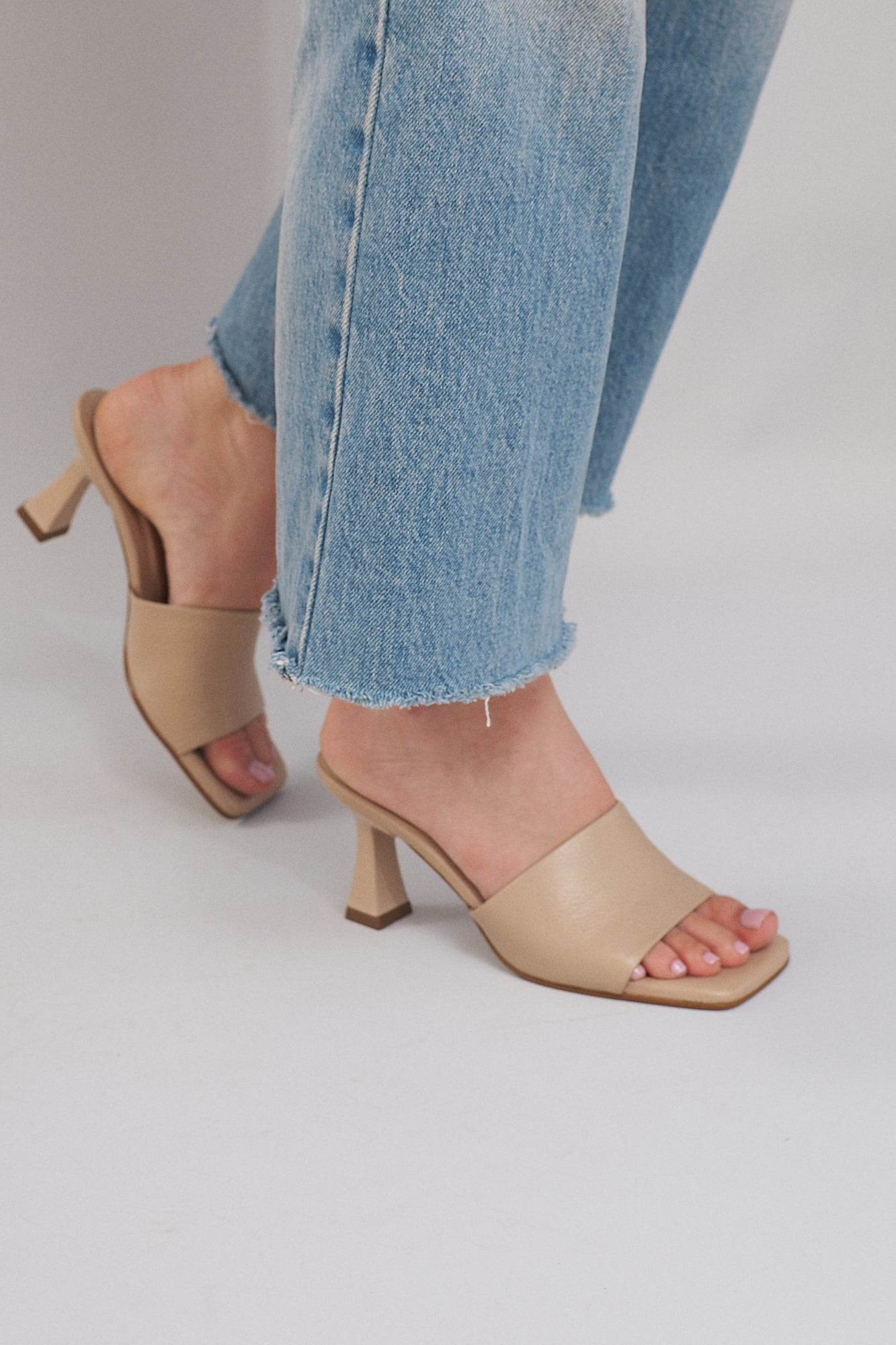 L.A. Heels - Nude - Emilia Merz