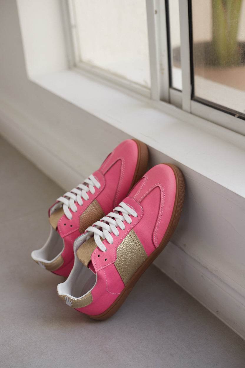 Sky Runner pink sneakers with white laces, authentic GAT style for women